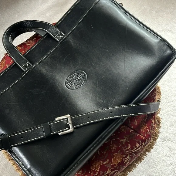 Roots Black Leather Briefcase π¦ - Picture 4 of 16